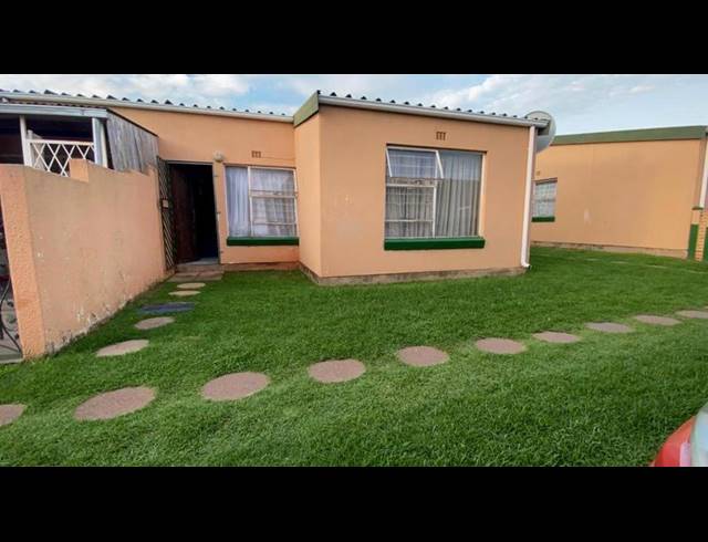 3 BEDROOM TOWNHOUSE FOR SALE IN FLORIDA